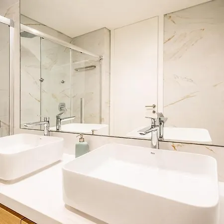 Ocean View Modern Retreat With Pool & Sunset Views Apartament São Martinho do Porto